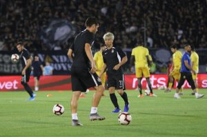 FOTO-UBOD: Bez odigranog minuta za Partizan Asano stekao armiju navijača (FOTO)