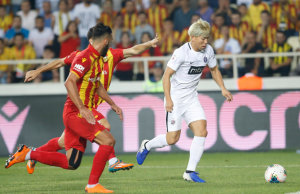 NEBU POD OBLAKE: Crni Asano, neverovatan promašaj Partizanovog samuraja (VIDEO)