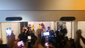 DELIRIJUM: Pogledajte kako su navijači Intera u dva sata ujutru dočekali Lukakua u Milanu (VIDEO)