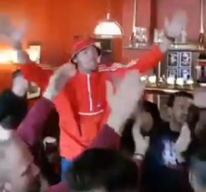 ZAGREVANJE JE UVELIKO POČELO: Kopenhagenom odjekuje pesma zvezdaša, korteo sa velikim brojem navijača (VIDEO)