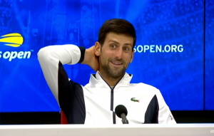 ‘DA GA ČASTIM PIĆEM…’: Ovako je Đoković reagovao na pitanje o sukobu sa navijačem (VIDEO)