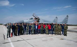 VOJSKA DOČEKALA ZVEZDU: Garda vojske Republike Srbije dočekala crveno-bele (FOTO)