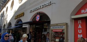 ‘FLEŠ’ IZ BAJERNOVOG BUTIKA: Cena dresa je ‘prava sitnica’… (FOTO)