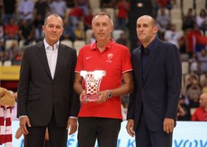 TOMIĆ: Makabi ima mane, jedna je odbrana! LAZIĆ: Zaustaviti Vilbekina!