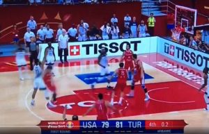 KOŠARKA OVO NE PAMTI: Turci promašili četiri slobodna bacanja devet sekundi pre kraja i ispustili pobedu nad SAD! (VIDEO)