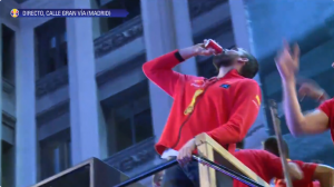 PONOVO JE IZDOMINIRAO: Mark Gasol i limenka piva – ovako on slavi svetsku titulu! (VIDEO)