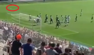 ‘MAJSTORIJA’: Ni Rambo nije mogao ovako, pogledajte gol iz kornera fudbalera Seare (VIDEO)