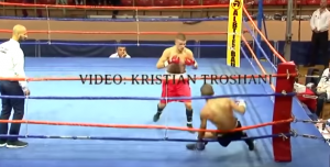 TRAGEDIJA: Bokser iz Bugarske umro u ringu od infarkta, a boksovao pod lažnim imenom (VIDEO)