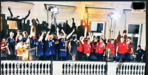 ŠAMPIONI: Odbojkaše dočekalo nekoliko hiljada građana ispred Skupštine grada