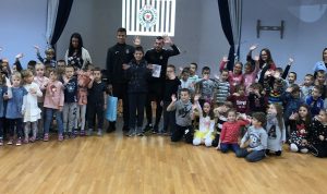 BRAVO: Prvotimci Partizana posetili vrtić u Bijeljini!