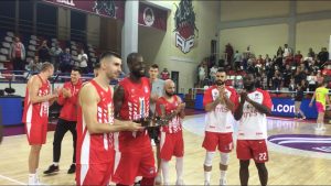 SLAVLJE MOŽE DA POČNE: Crveno-bela rođendanska žurka u Železniku (VIDEO)