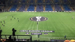 IPAK POD ZATVORENIM KROVOM: Ovako izgleda Astana arena pred sam meč, a posebnim transparentom pozdravljeni su Natho i Tošić (VIDEO)