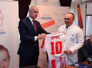 HUMANA ZVEZDA: Crveno-beli pomogli kliniku u Tiršovoj (VIDEO)