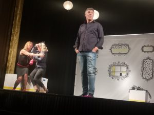 ROĐENDAN U POZORIŠTU: Igrači Partizana na Miloševićevoj predstavi, a glumice im priredile sjajno iznenađenje! (FOTO)