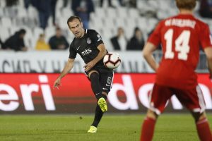 LEP POKLON: Pogledajte Nathovu tortu za 32. rođendan!