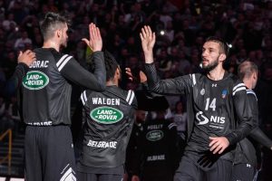 PRAVO NIOTKUDA: Zvanično je, bek se vratio u Partizan! (VIDEO)