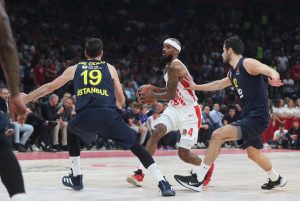 ZVEZDA POKAZALA INAT: Fener pao u grotlu ‘Arene’! Odbrana donela pobedu crveno-belima