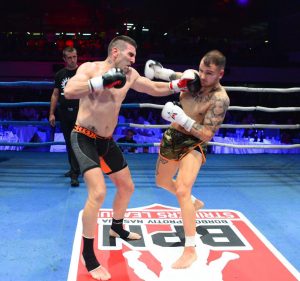 ‘BORBOM PROTIV NASILJA’: Spektakl u Novom Sadu, kik-bokseri pokazali humanost!