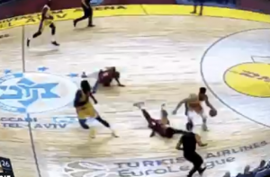 SMEŠNI VIDEO: Ovaj snimak iz Tel Aviva je apsolutni hit na društvenim mrežama (VIDEO)