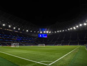 GIGANTI U TRANSFER DUELU: Napoli i Ajaks u borbi za potpis štopera Totenhema!