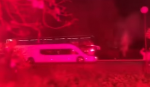 FEŠTA U LAKTAŠIMA: Bakljada i pesma dočekale košarkaše Partizana (VIDEO)