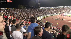 ‘GROBARI’ IZ UGLA NAVIJAČA MANČESTERA: Neuspelo ‘isterivanje đavola’ u Beogradu (VIDEO)