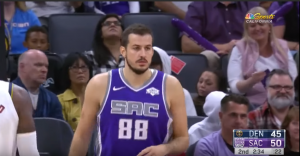 NBA: Jokić van elementa, Bogdan tražio šut, pa asistirao, a Bjelica odličan u porazu Kingsa (VIDEO)