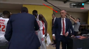 IGRAČI ZAČUĐENI: Tomić nije hteo da vodi poslednji tajm-aut, već je odbrusio – ‘Igrajte šta hoćete!’ (VIDEO)