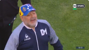 BOG JE SEO NA PRESTO: Maradona imao veličanstven doček, pa se rasplakao: ‘Srce mi kaže da ću se vratiti!’ (VIDEO)