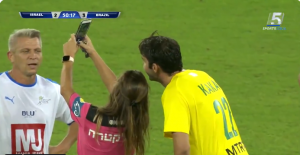 KAKA OSTAO BEZ REČI: Sudija mu dala žuti karton, a potom sa njim napravila ‘selfi’ (VIDEO)