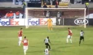 ENGLEZI SE SMEJU MEGVAJERU: Plaćen 90 miliona evra, a Suma ga izbacio ‘iz džipa’ (VIDEO)