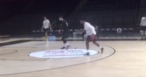 STIGAO: Pogledajte prvi trening Džejmsa Bela, Trinkjeri ‘autobusom’ objasnio kada će debitovati (VIDEO)