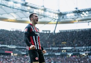 FILIP KOSTIĆ NA METI VELIKANA: Evropski gigant želi igrača Ajntrahta, ali to nije sve!