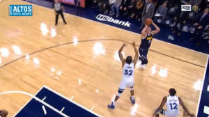 NBA: Apsolutno neverovatni Jokić pogodio težak šut iz okreta preko Taunsa za pobedu Denvera! (VIDEO)