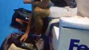 NA UDARU JAVNOSTI: Da li je Zverev koristio telefon tokom meča protiv Cicipasa? (VIDEO)