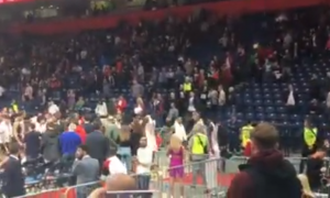 OSETILI SU NJIHOVO NEZADOVOLJSTVO: Pogledajte kako su navijači Zvezde ispratili igrače iz Arene (VIDEO)