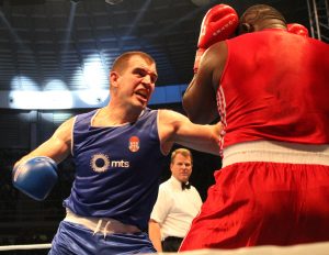 ‘ZLATNA RUKAVICA’: Kvartet Srba u velikom finalu