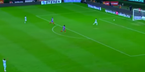 SA GOLA NA GOL: Golman Gvadalahare savladao svog kolegu sa druge strane, kaznio ga za napuštanje gola (VIDEO)