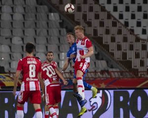 NAVIJAČI U ŠOKU: Zvezda gubi, nadaju se preokretu u drugom poluvremenu, na udaru Stankoviću (TVITOVI)