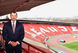 PREDSEDNIK SE POHVALIO FOTOGRAFIJOM: Novi trener Zvezde u društvu Vučića na otvaranju hotela (FOTO)