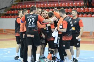 RUKOMETNO USIJANJE: Kragujevac čeka dva pehara kupa!