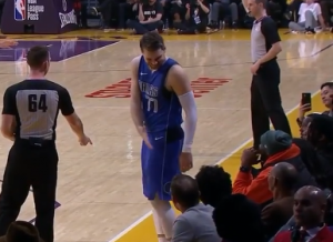 VIDEO DANA: Dončić i Brajant se rukovali tokom igre, legenda Lejkersa progovorila slovenački (VIDEO)