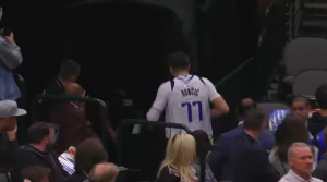 NBA: Fantastična noć Nikole Jokića, u Dalasu muk posle minut i po, Dončić povređen (VIDEO)