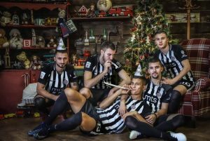 NOVA GODINA: Kupi čestitku Partizana, pomozi deci Srbije!