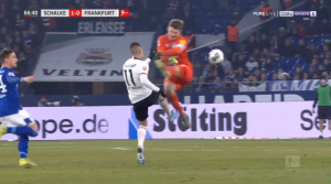 STIGLA JE REAKCIJA BUNDESLIGE: Golmanu Šalkea četiri meča pauze i novčana kazna.