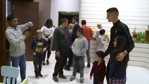 HUMANITARNA AKCIJA: Sloba Stanojlović usrećio mališane (VIDEO)