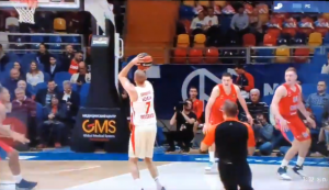 ZVEZDA PARIRALA CSKA, DOK SE NIJE POJAVIO DŽEJMS: Navijači kritikuju, ali i hvale dvojicu igrača (TVITOVI)