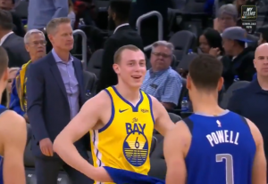 POJELA GA TREMA: Ker poslao Smailagića na parket, ali je srpski košarkaš nešto zaboravio… (VIDEO)