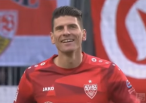 ‘OVAJ SISTEM JE SR*NJE’: Mario Gomez postigao het-trik i sva tri gola mu je poništio VAR! (VIDEO)
