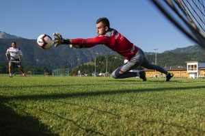 PROBLEM ZA ZVEZDU: Vasiljević povređen, crveno-beli vraćaju ‘otpisanog’ golmana!